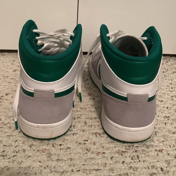 Jordan 1 Mid SE grey green - 10.5 men’s - Picture 5 of 8